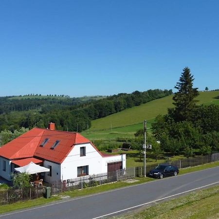 Villa Dum Nedaleko Resovskych Vodopadu Tvrdkov Exterior foto